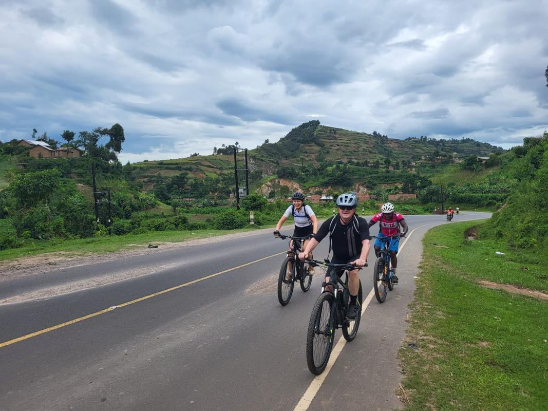 Uganda Wildlife and Primate Safari